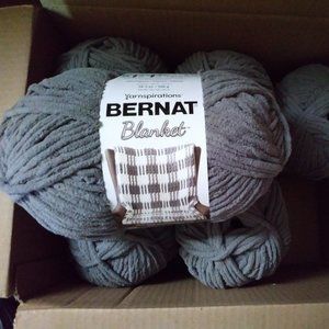 Bernat Blanket gray yarn (lot of 6)